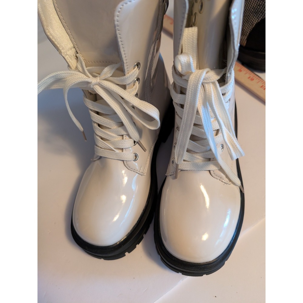Off White Women's Chunky Heel Boot size 6 lace up